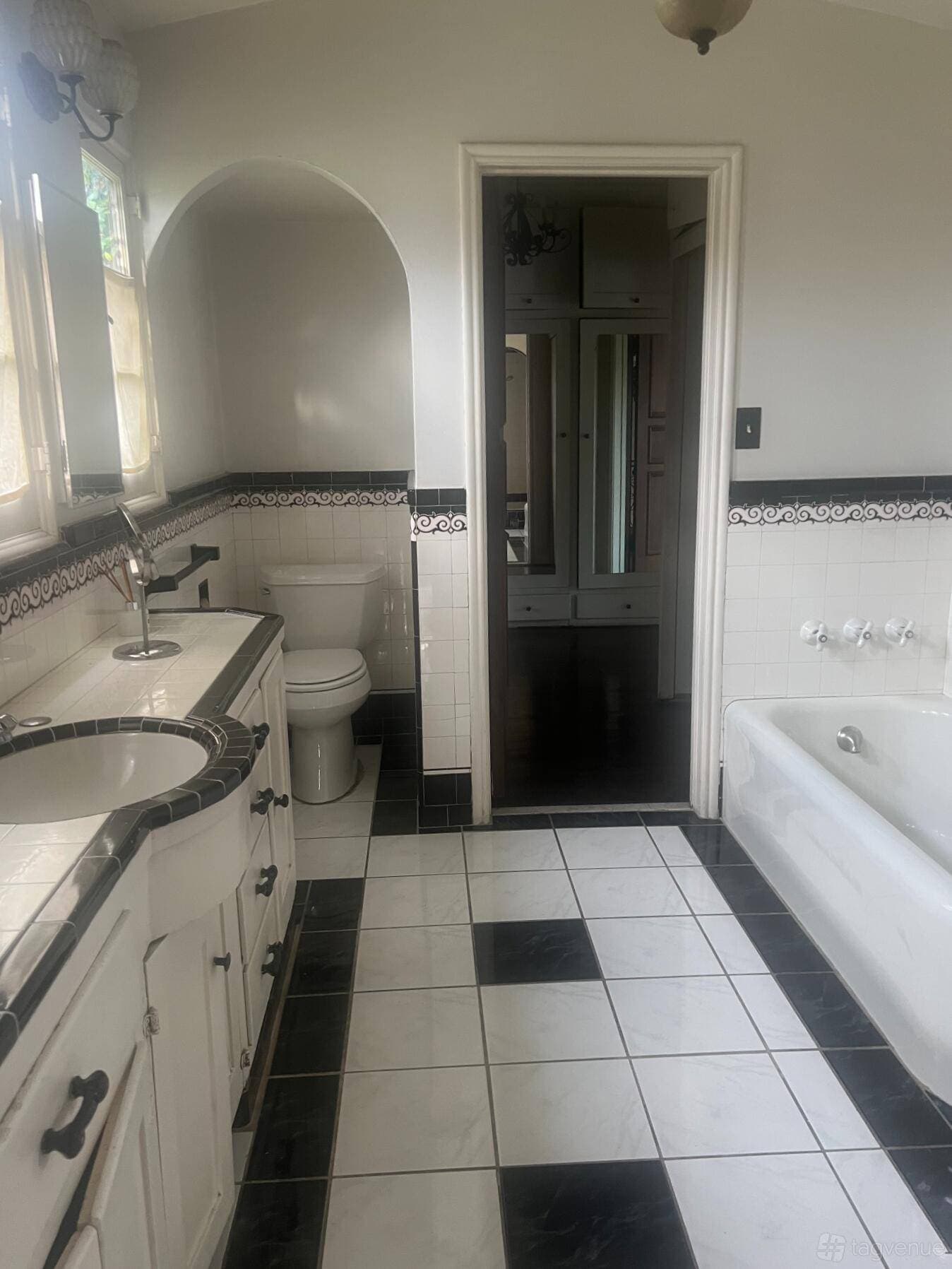 1929 Romantic Spanish Home 14