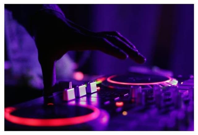 CLUBBING PARTY