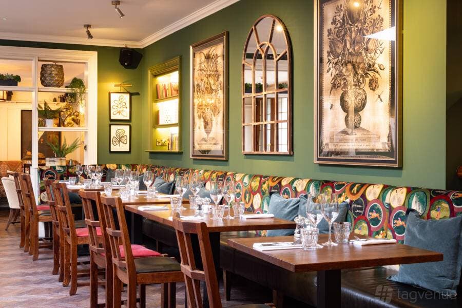 The Plough & Harrow, Long Ditton 4
