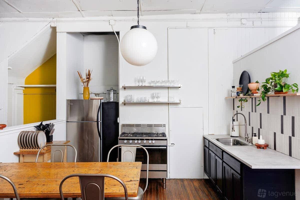 Lofty Wicker Park 23