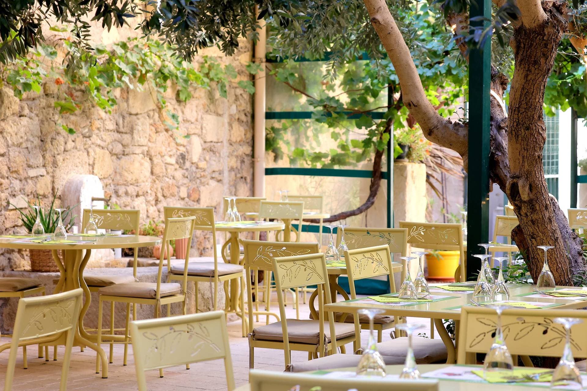 Le Patio Restaurant 1