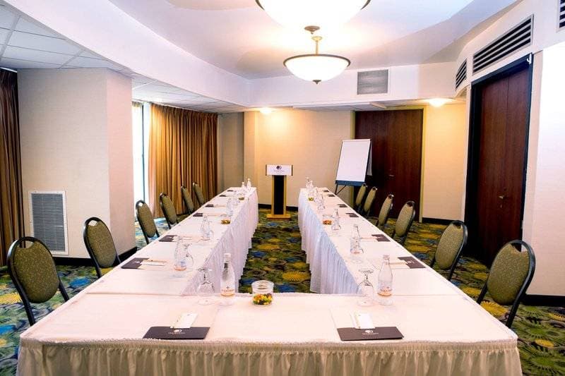 DoubleTree by Hilton Hotel 37