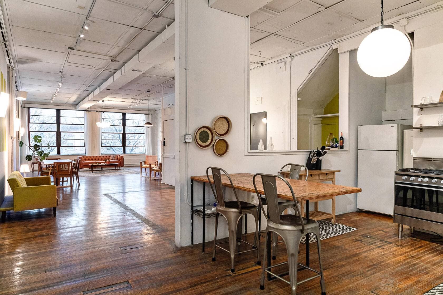 Lofty Wicker Park 17