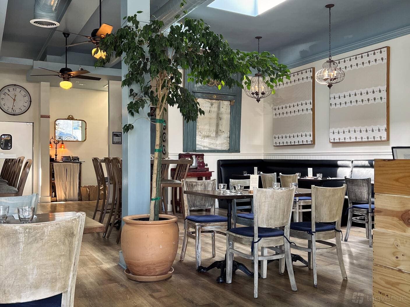 COMPAGNON Wine Bistro