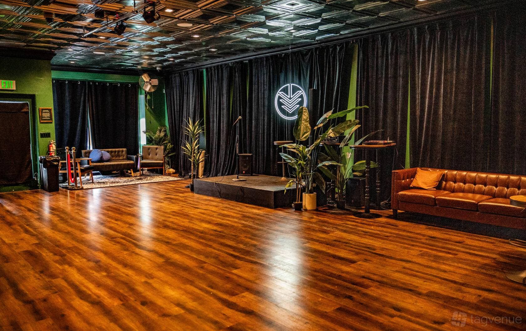 The Green Room on Ventura 12
