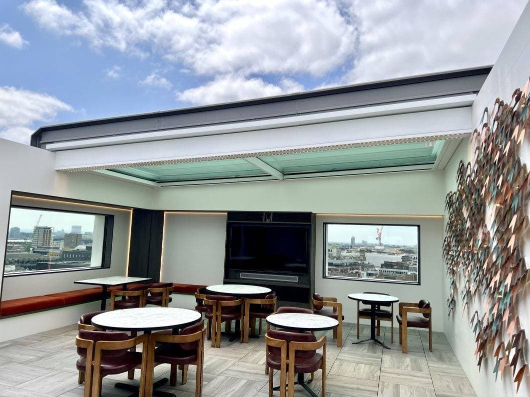 Met Lounge 1