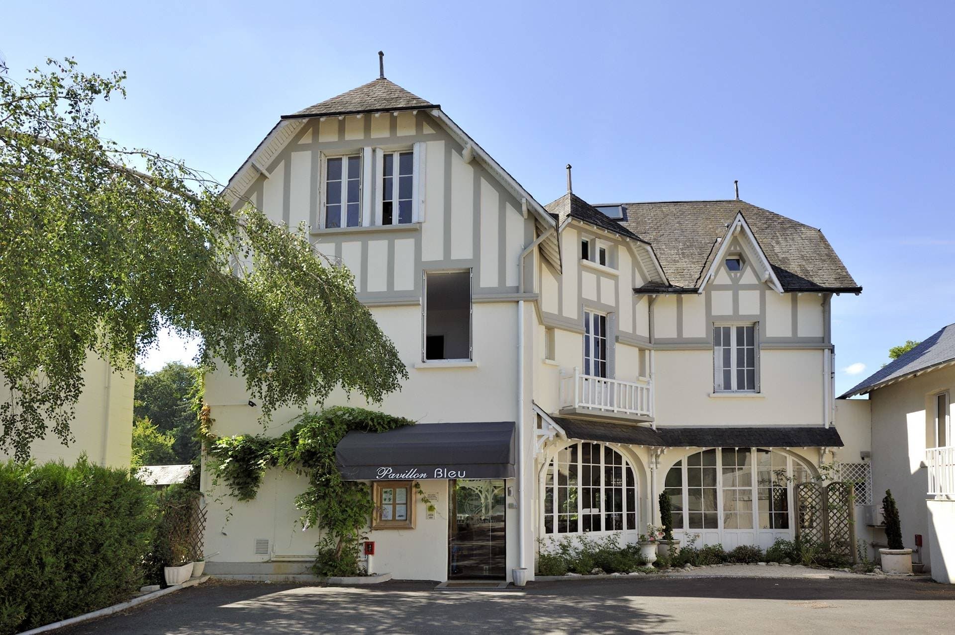Le Pavillon Bleu 1
