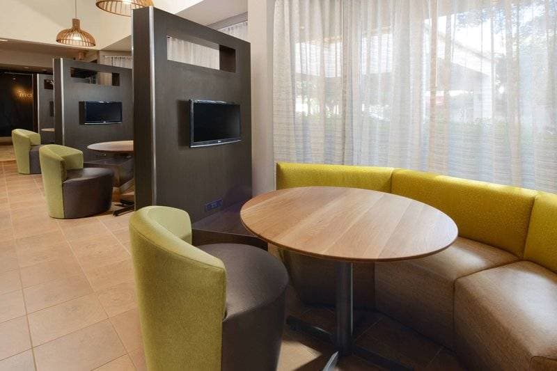 Sonesta Select Dallas Central Expressway 4