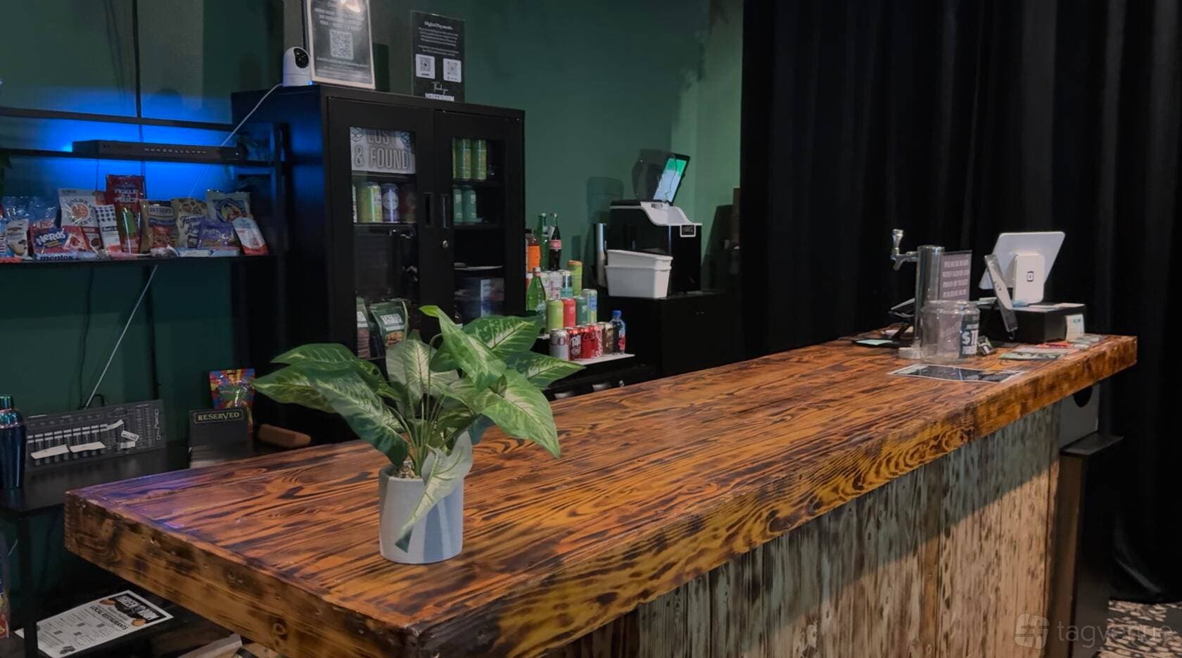 The Green Room on Ventura 25