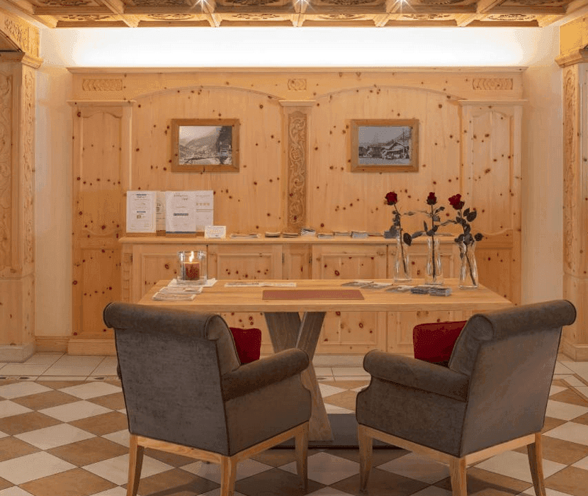 Allalin Swiss Alpine Hotel 5