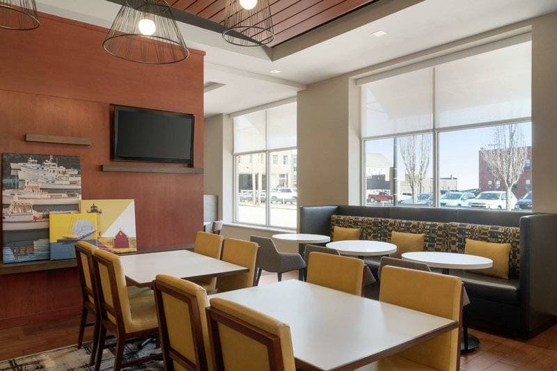 Hampton Inn Portland Downtown Waterfront 9