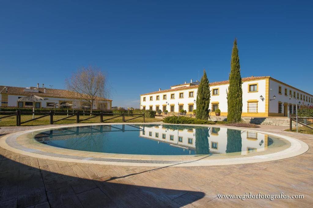 Hotel Cortijo Santa Cruz 5