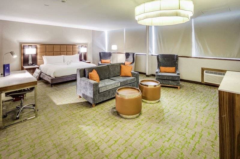 Double Tree by Hilton Huntington 28