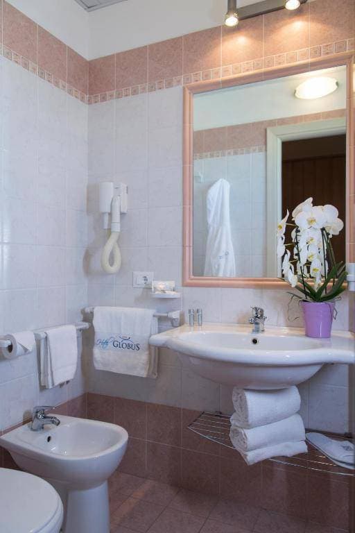 Hotel Globus 12