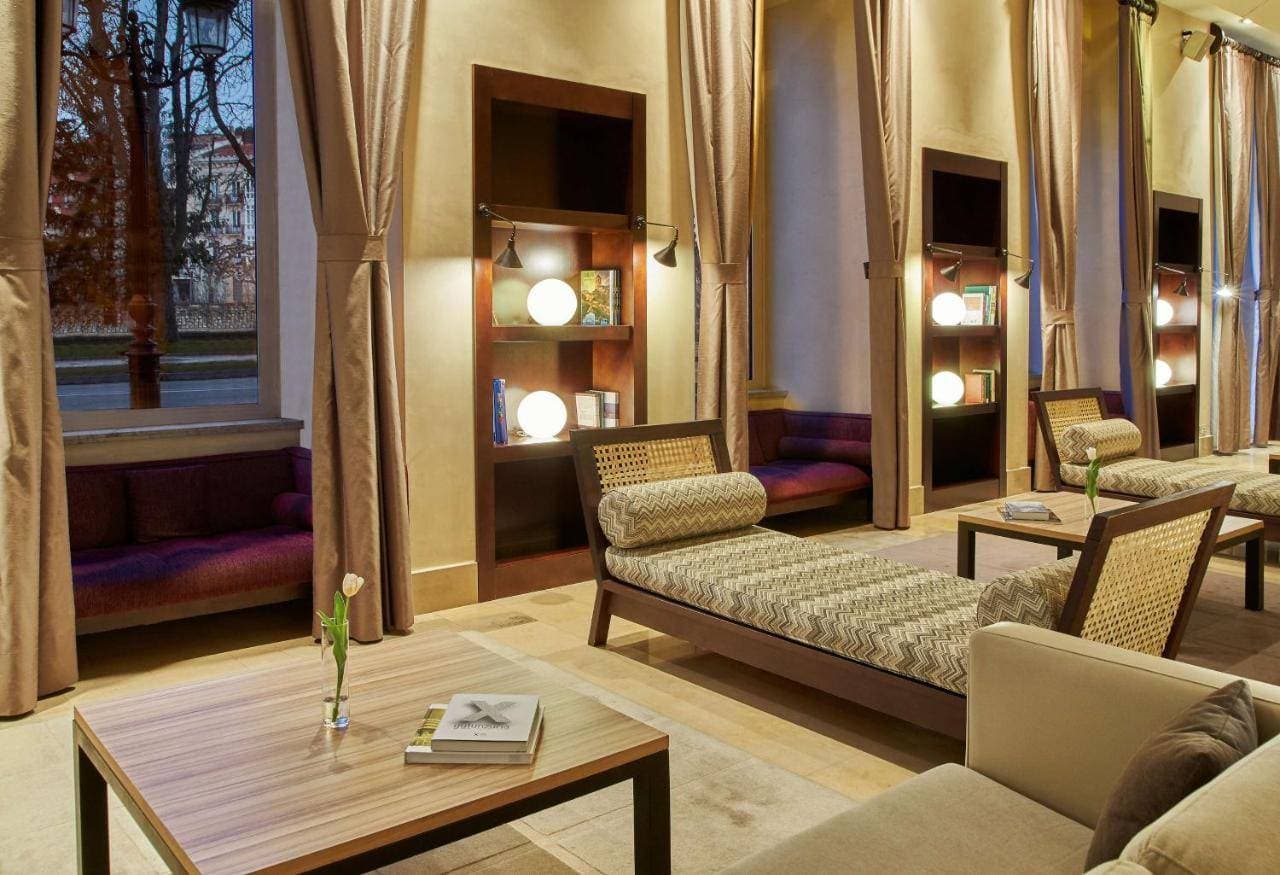 NH Collection Palacio de Burgos 12