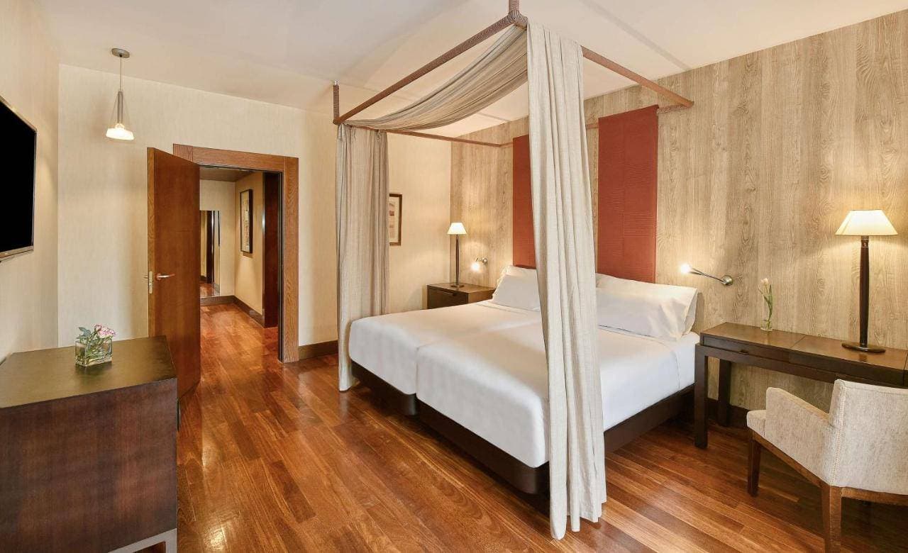 NH Collection Palacio de Burgos 15