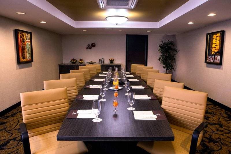 DoubleTree by Hilton Hotel 32