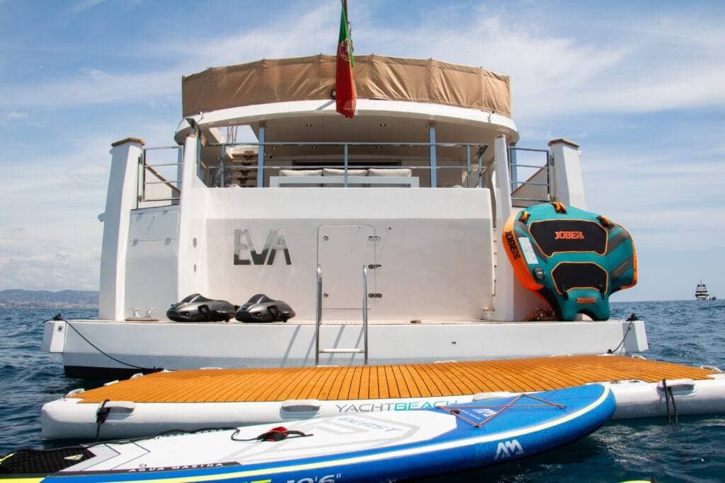 EVA Yacht for Charter 10