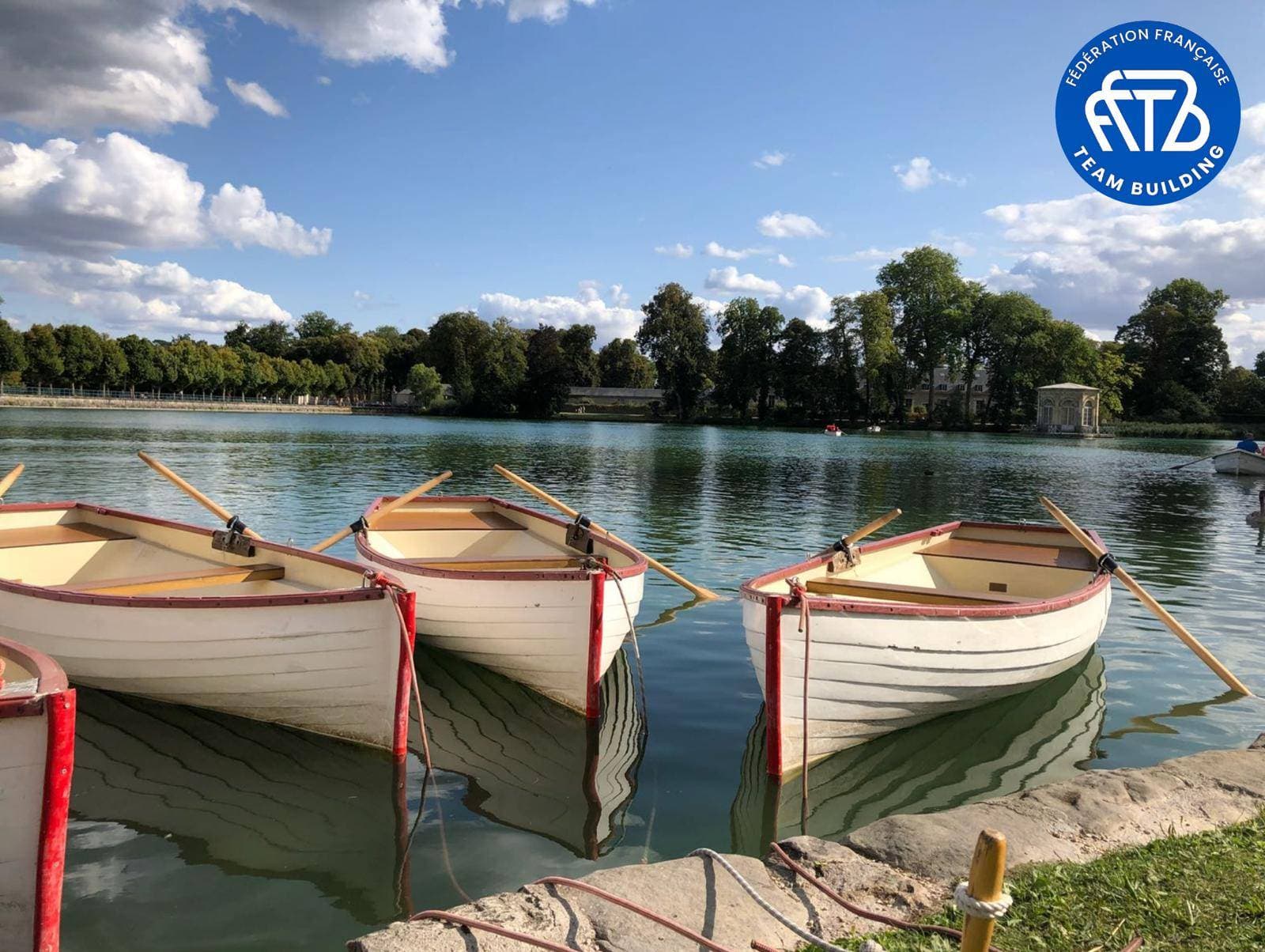 Chasse au trésor en bateau électrique et sans permis Fontainebleau - Marin d'Eau Douce 1