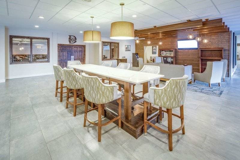 Double Tree by Hilton Huntington 5