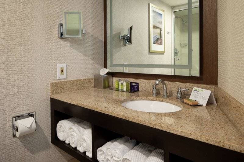 DoubleTree by Hilton Hotel 14
