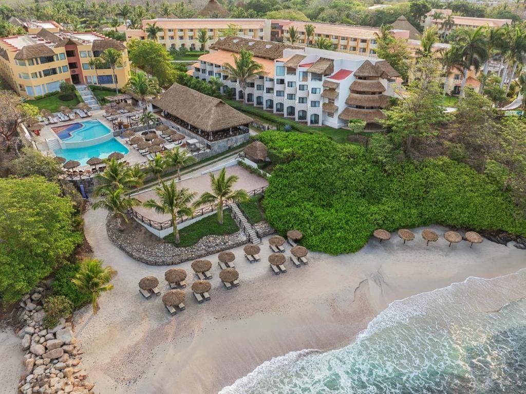 Family Selection at Grand Palladium Vallarta Resort & Spa 2
