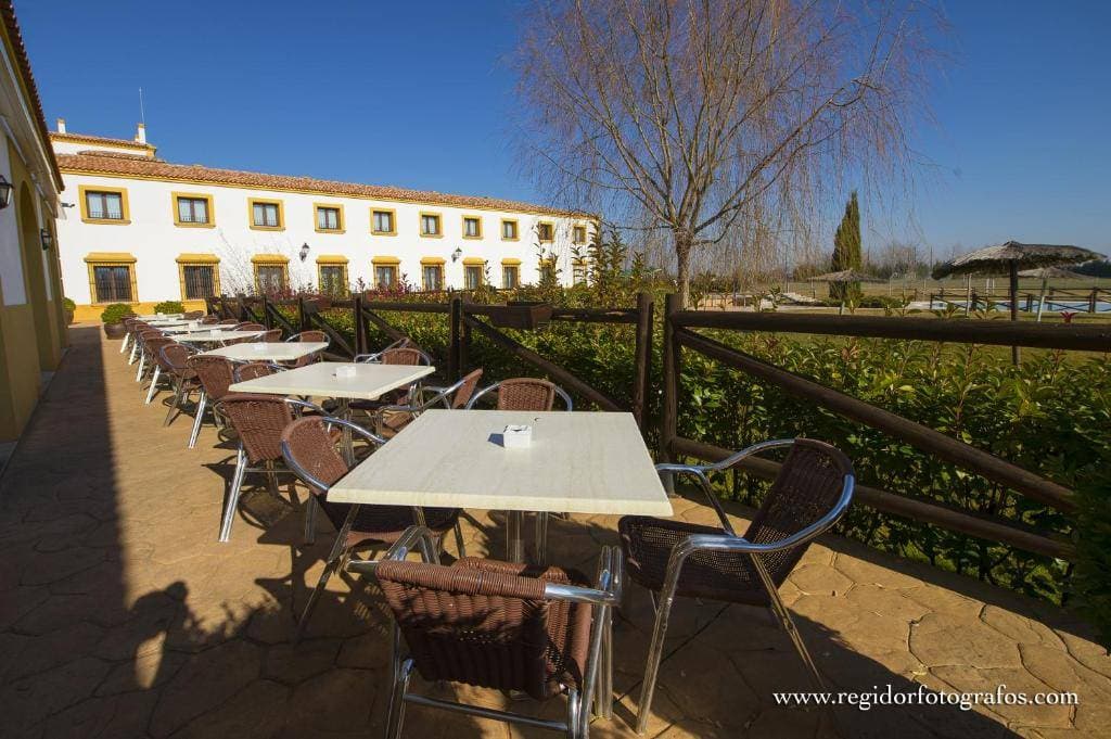 Hotel Cortijo Santa Cruz 13