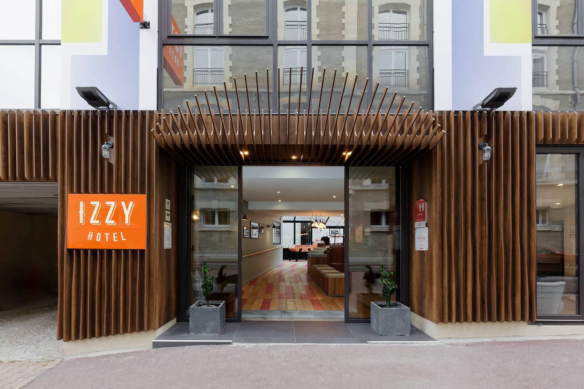 Hôtel Izzy*** 1