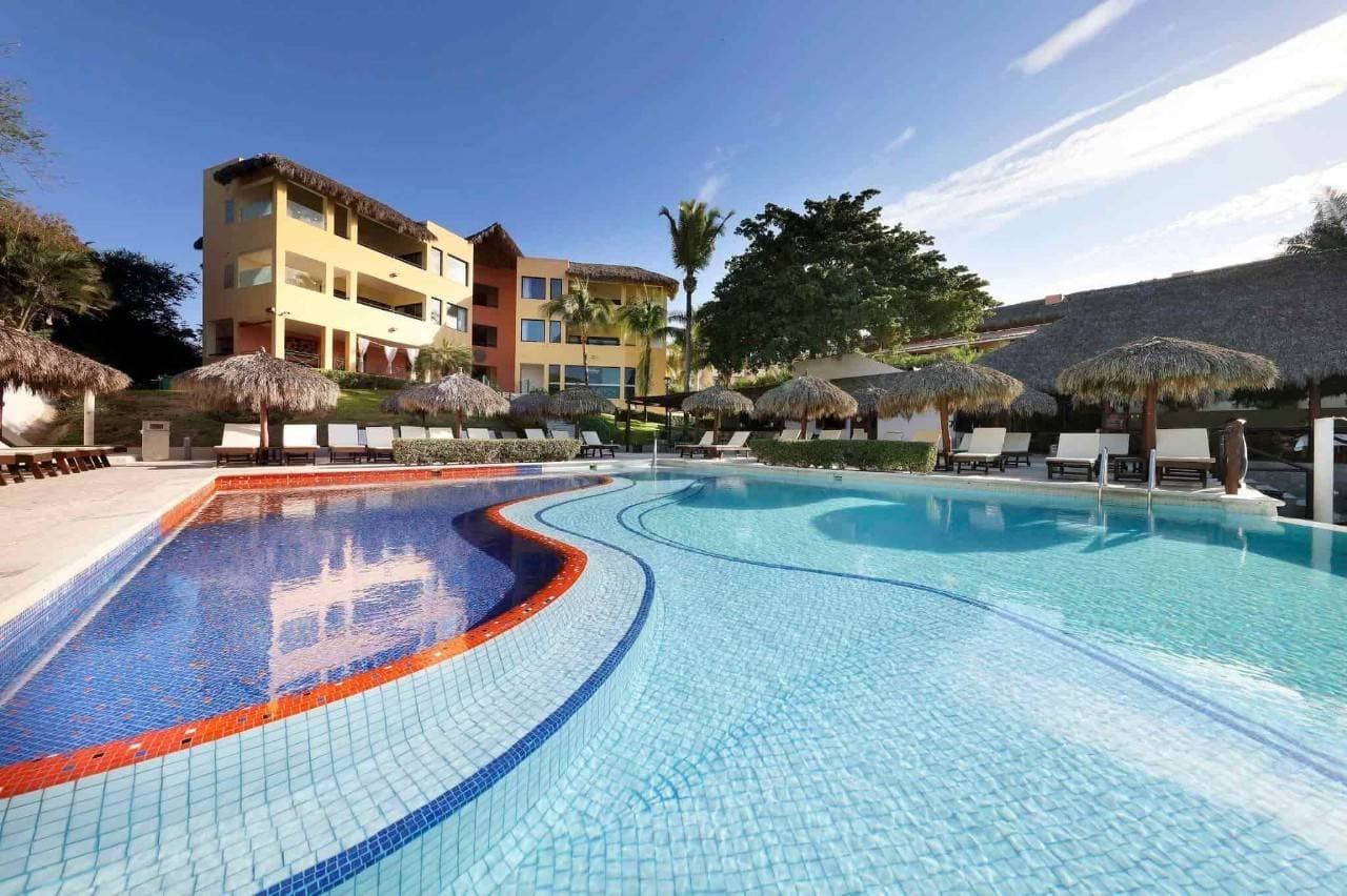 Family Selection at Grand Palladium Vallarta Resort & Spa 8