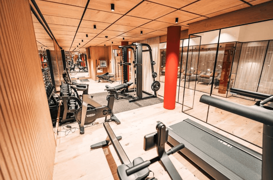Allalin Swiss Alpine Hotel 10