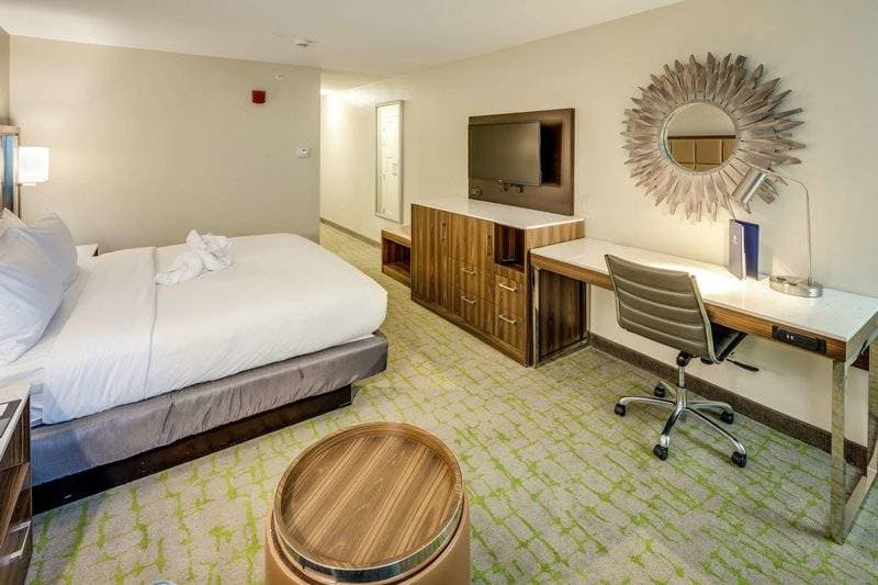 Double Tree by Hilton Huntington 27