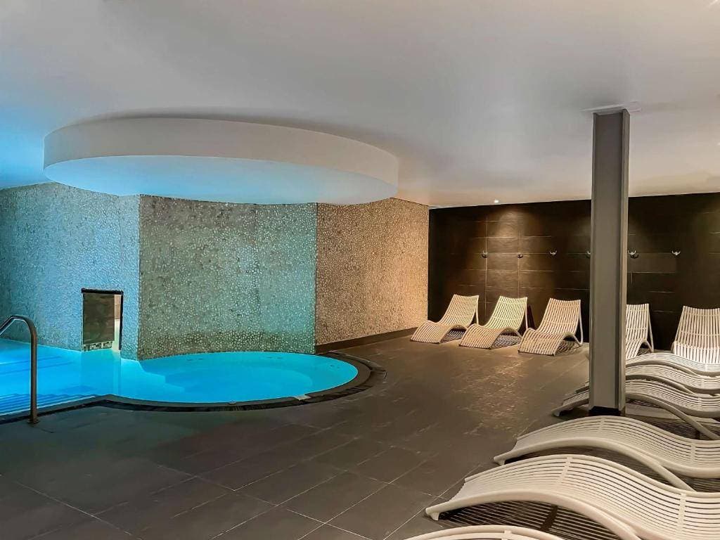 DoubleTree by Hilton Chester 18