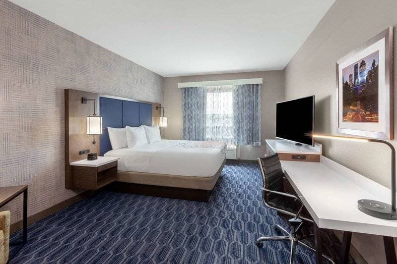 La Quinta Inn & Suites by Wyndham Houston Channelview 7