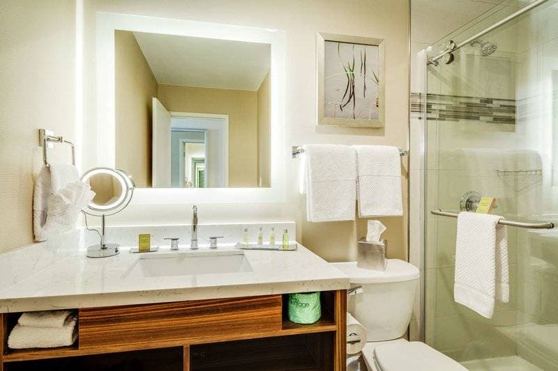 Double Tree by Hilton Huntington 40
