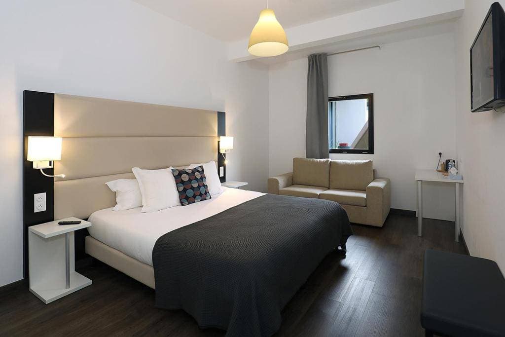 L'Hôtel Le Néliö 12