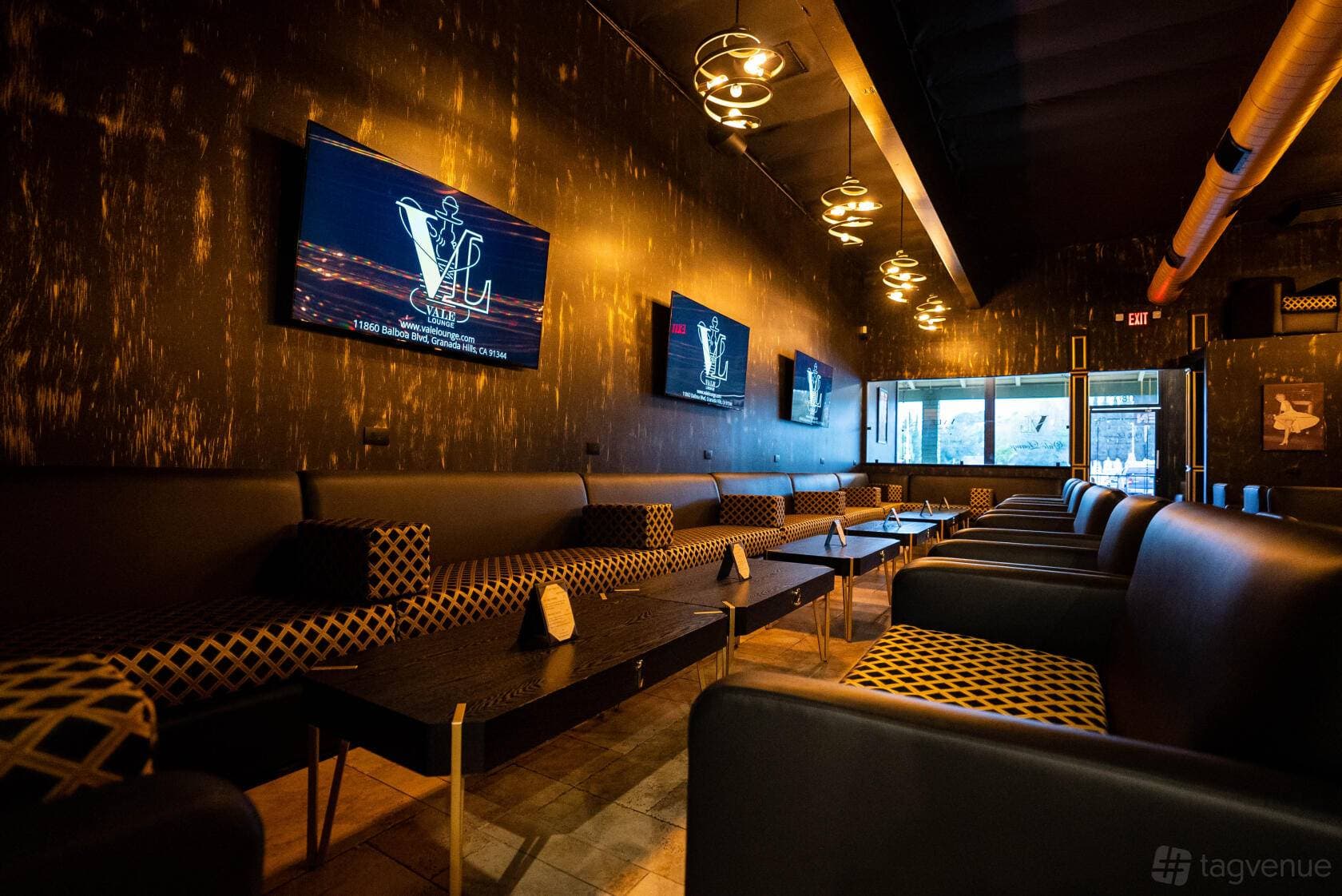 Vale Lounge