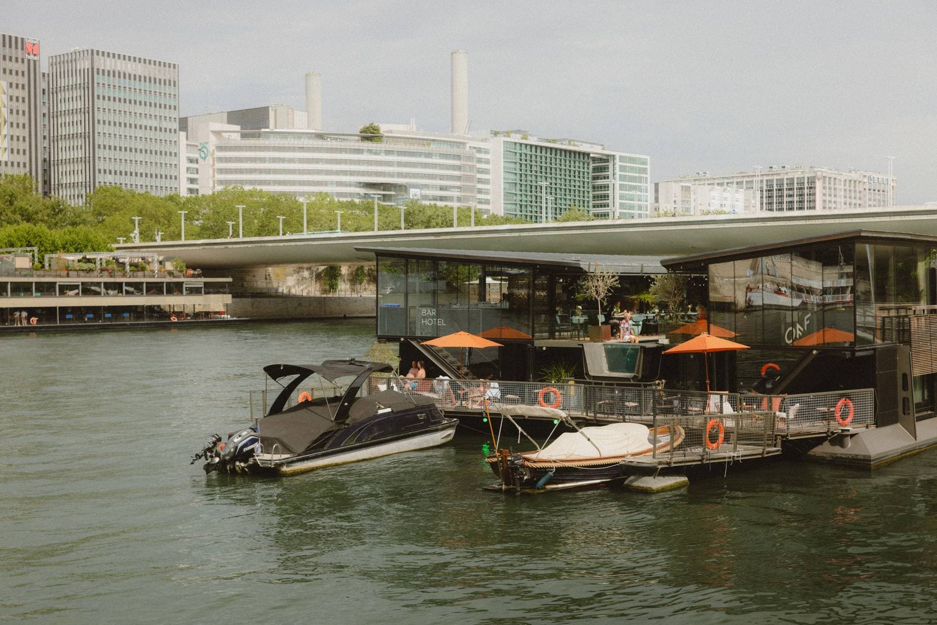 L'hôtel Off Paris Seine 1