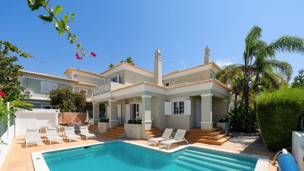 Charming Villa with Private Pool by LovelyStay 1