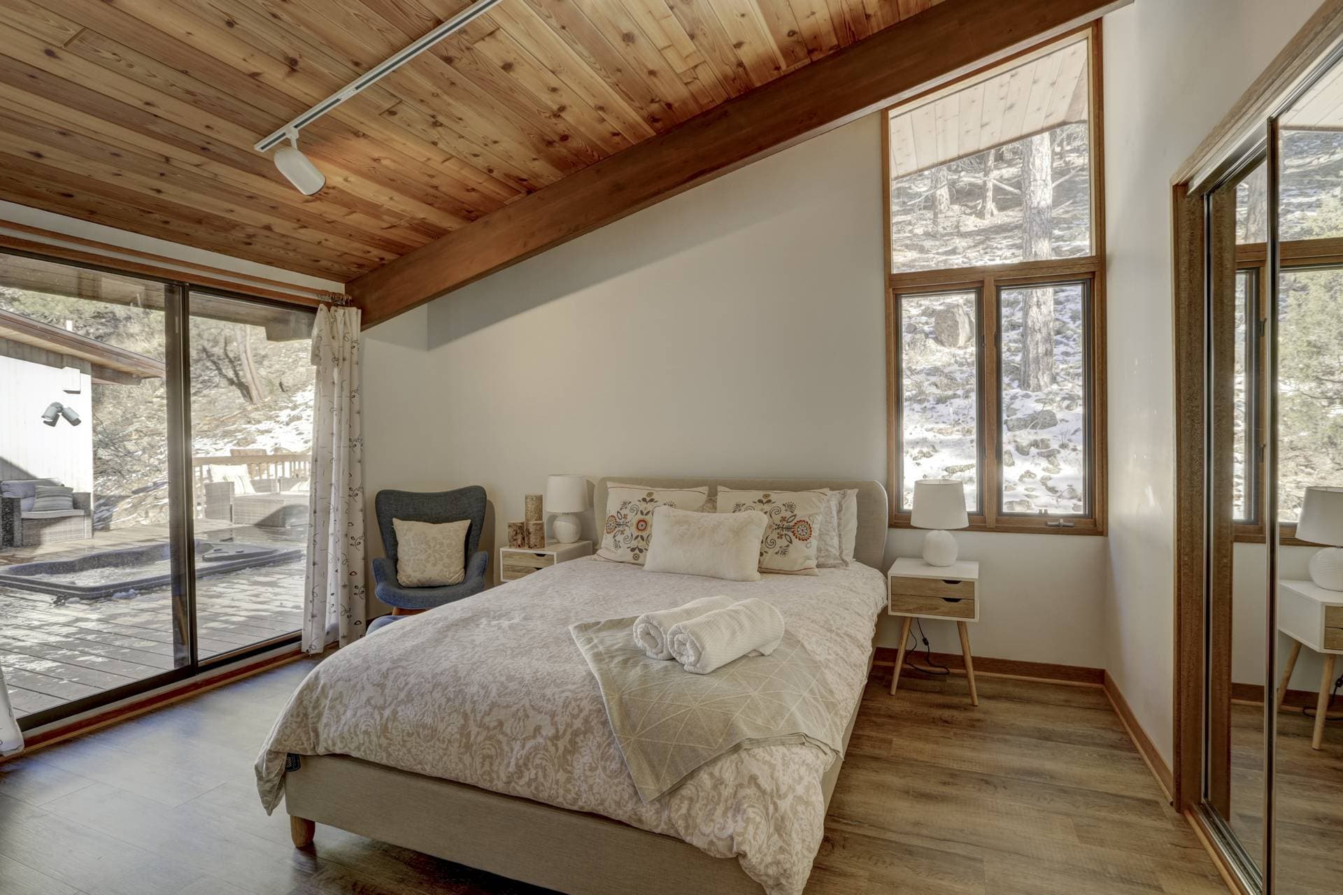The Deck House 21