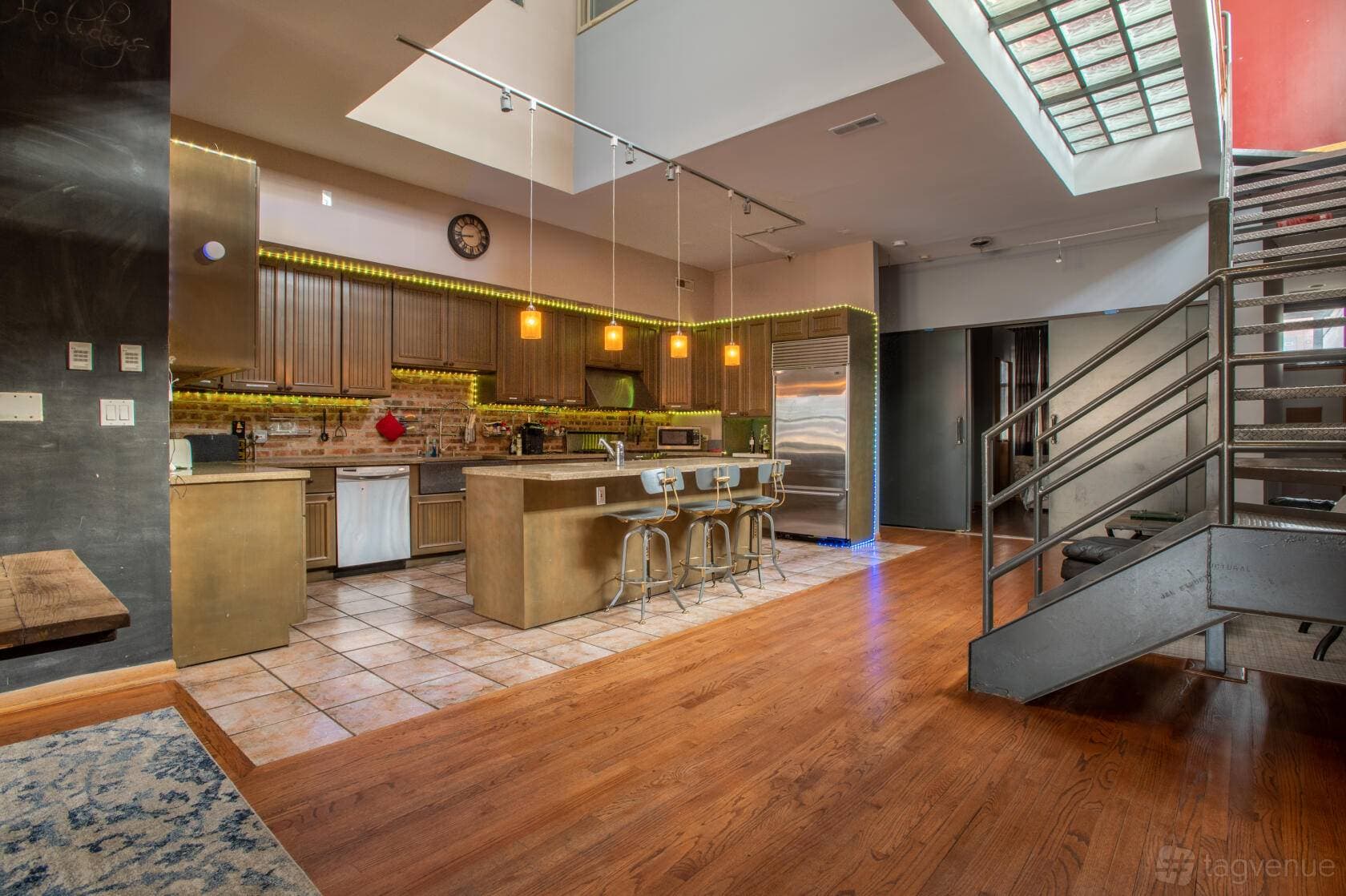 Lofty Wicker Park 9