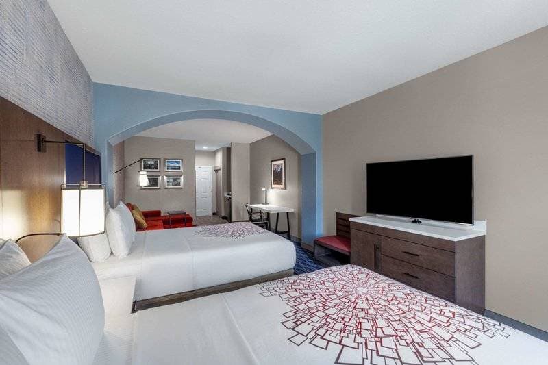 La Quinta Inn & Suites by Wyndham Houston Channelview 18