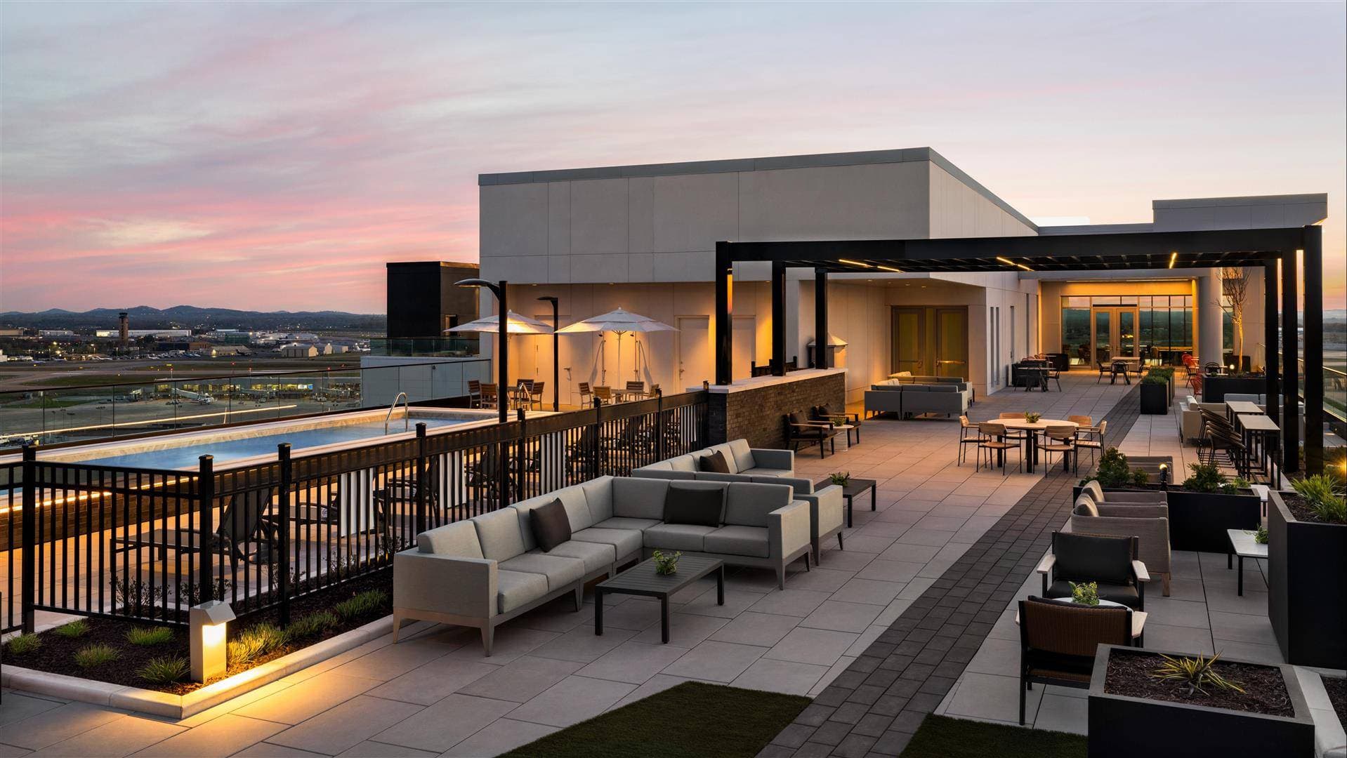 Hilton BNA Nashville Airport Terminal 1