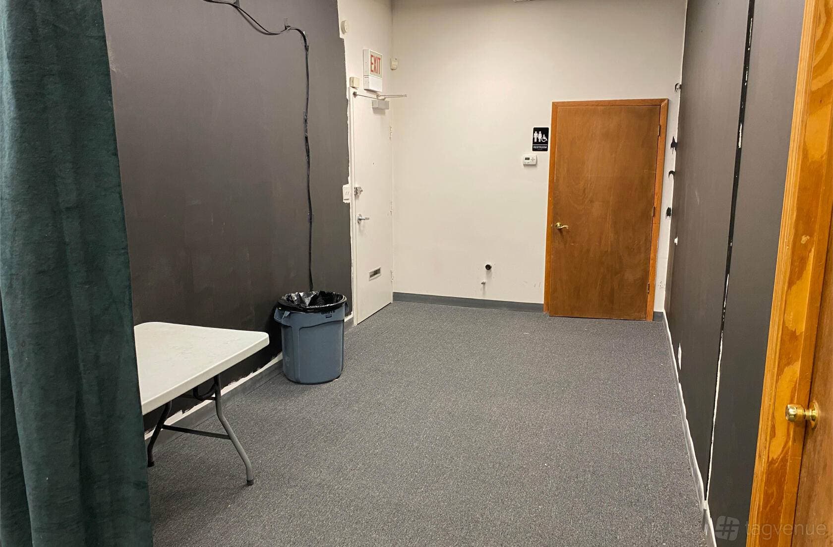 Studio Momentum 8