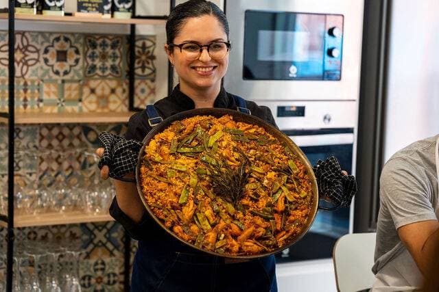 Paella Cooking Workshop - Lebasi Taller de Cocina