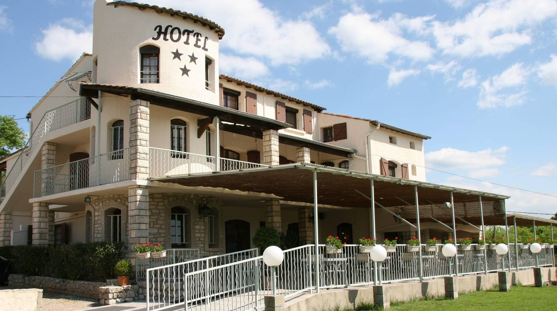 Hôtel de Vacances La Vignasse 1