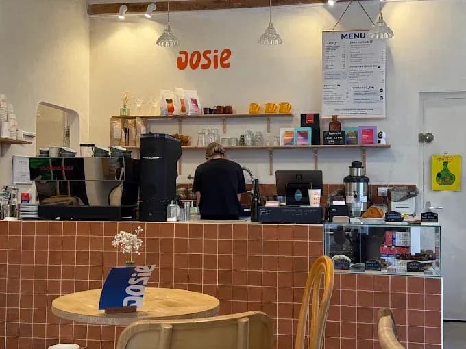 Josie café 1