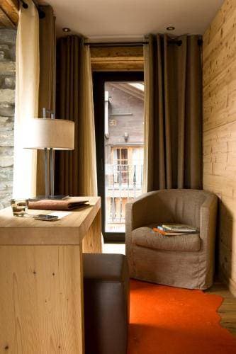 Unique Hotel Post 12