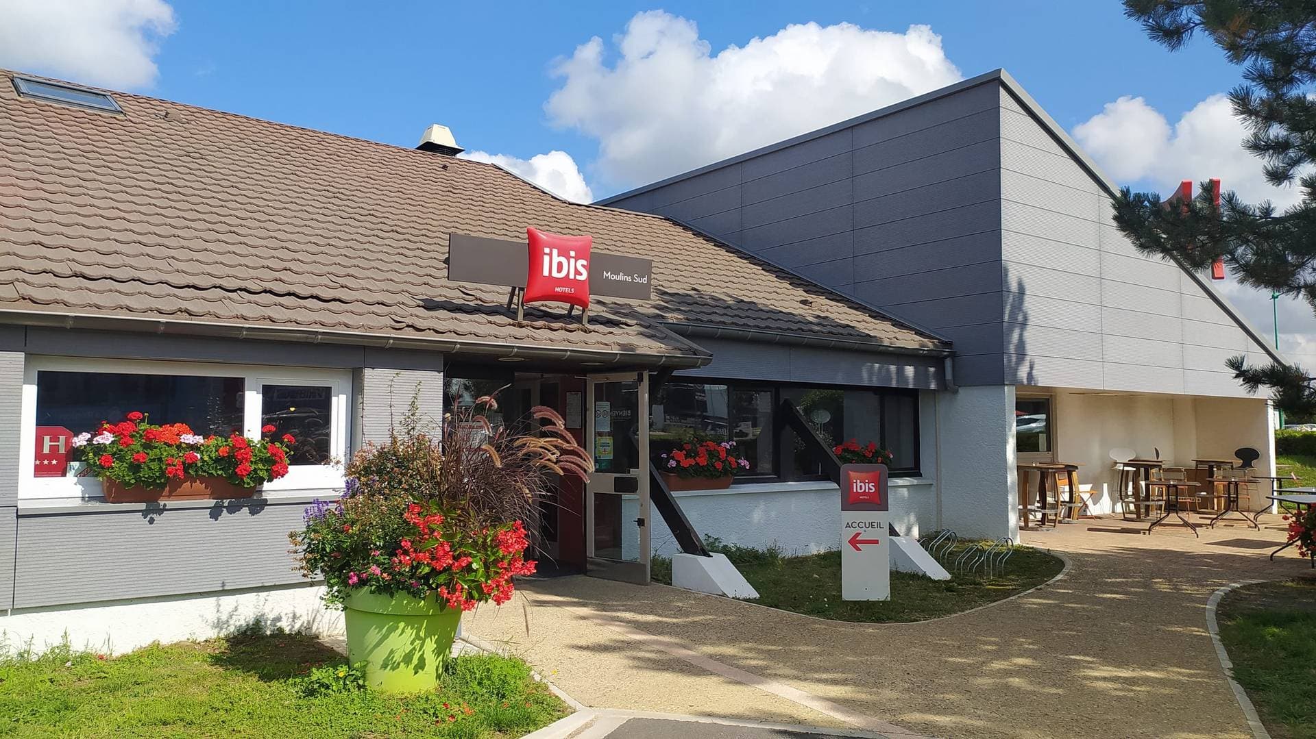 Ibis Moulins Sud 1