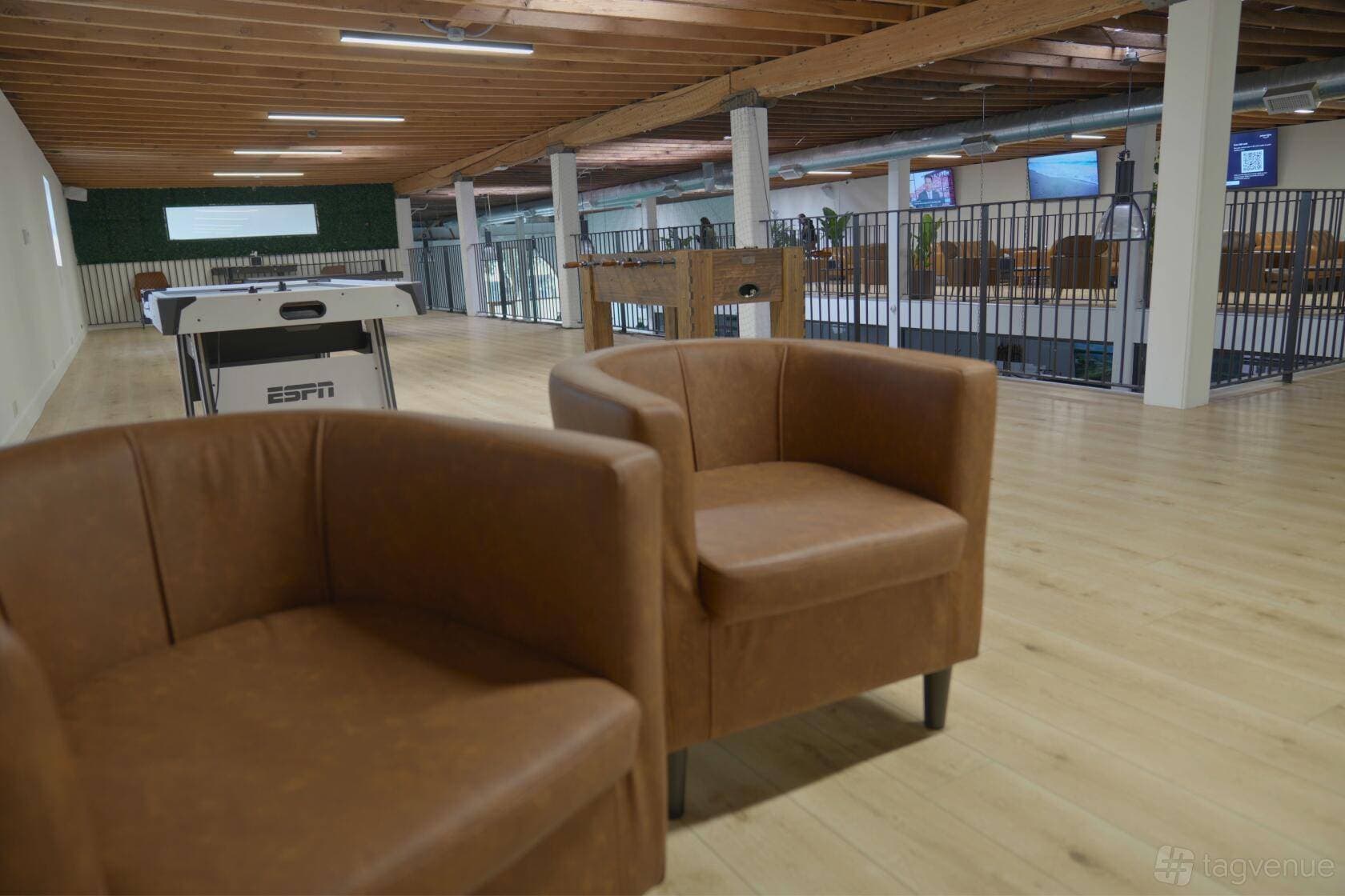 Peaky Sticks Billiards & Lounge 16