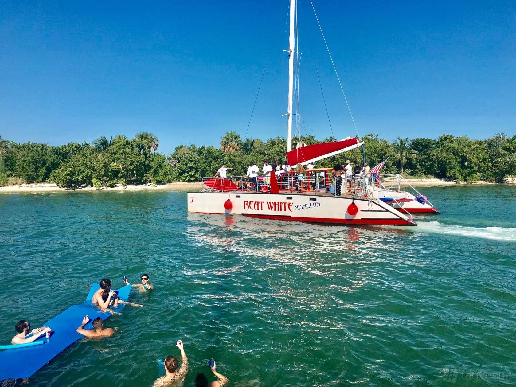 Party on a Boat Rentals 1